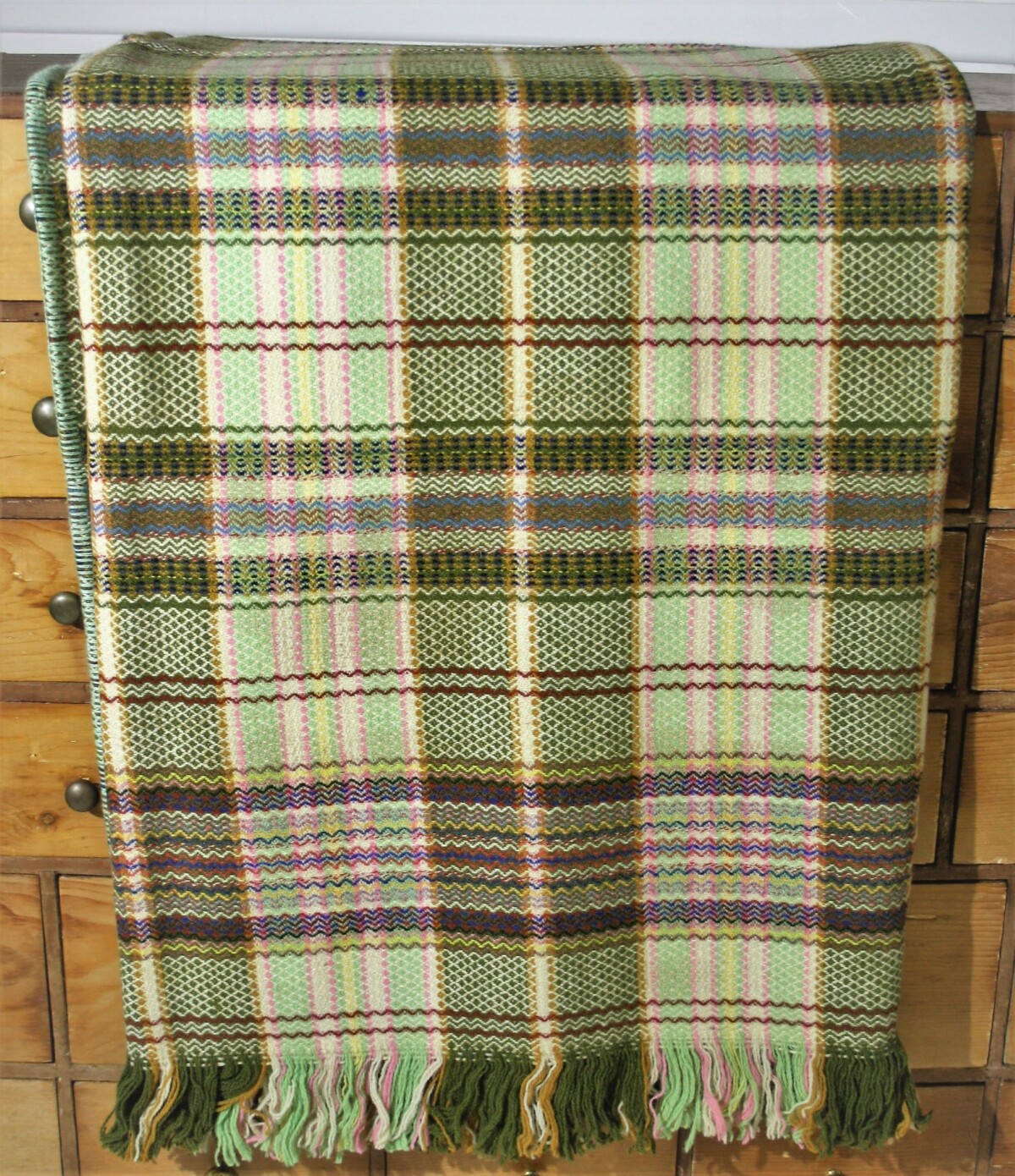 Welsh Wool Tapestry Blanket - Vibrant Green - Image 9