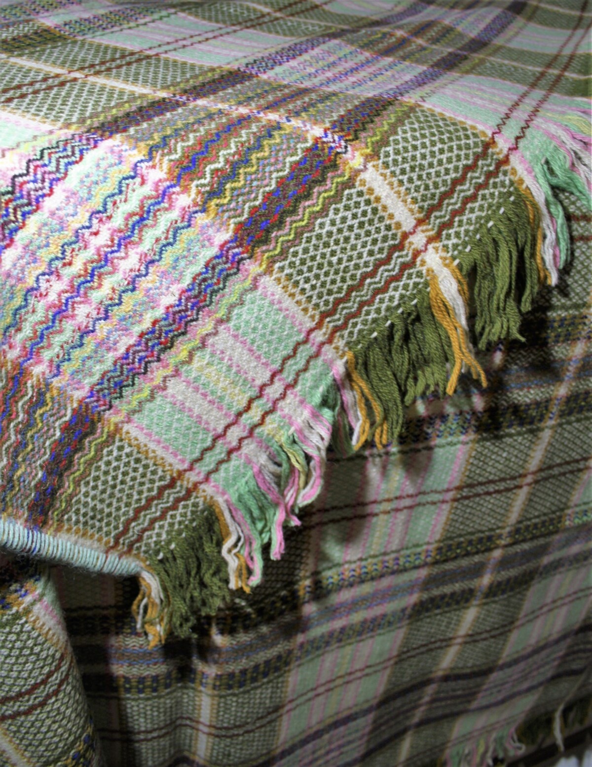 Welsh Wool Tapestry Blanket - Vibrant Green - Image 2