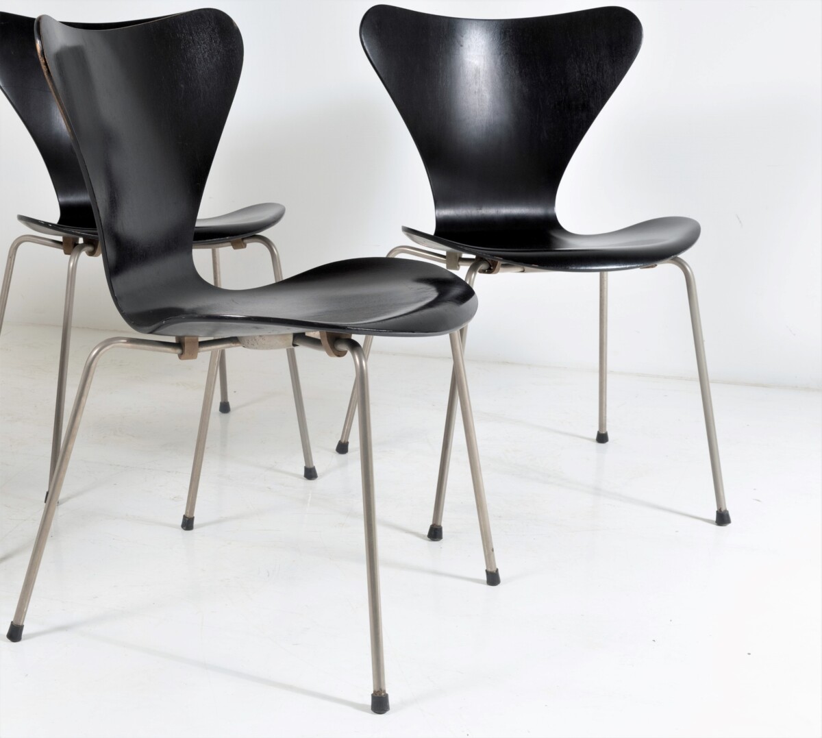 Original Mid Century 1960s Arne Jacobsen Model 3107 Syveren Black Dining Chairs For Fritz Hansen - Set Of 4 - Image 5