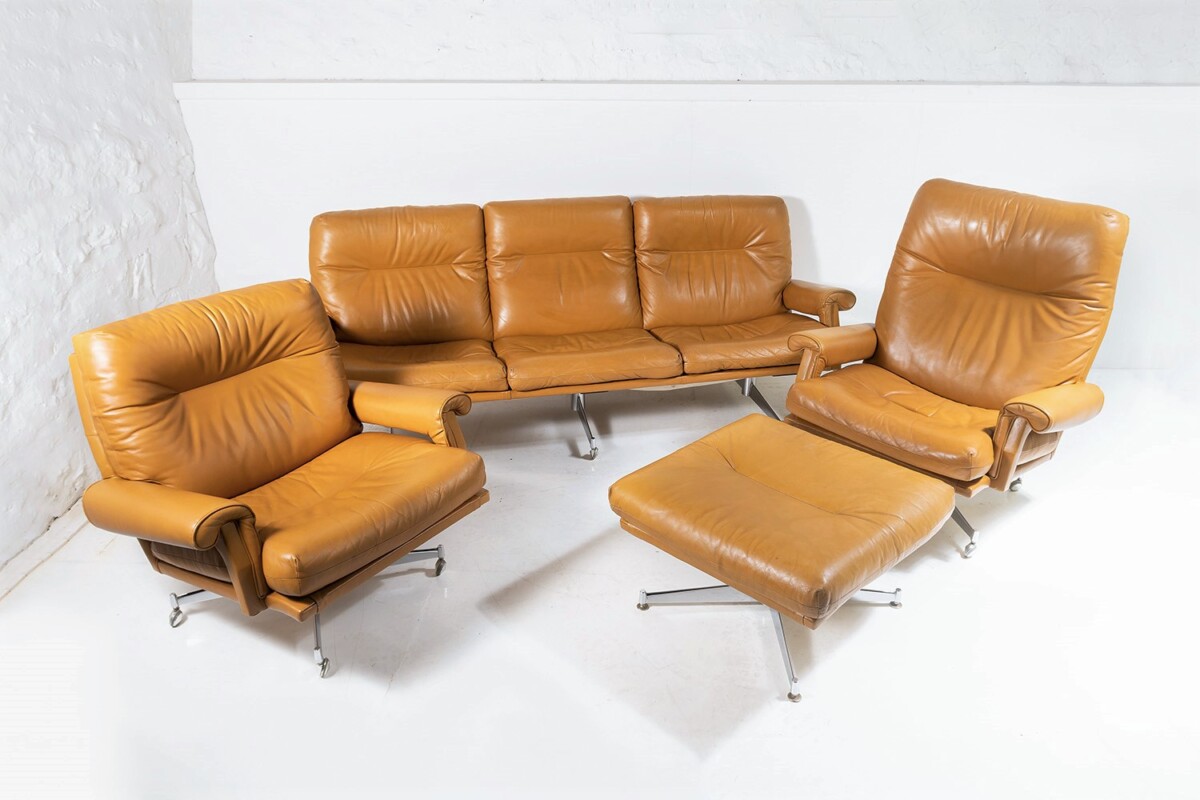 Exceptional 1960s Mid Century Howard Keith Tan Leather Three Seater Sofa on Chrome Base | 3 Person - Image 13