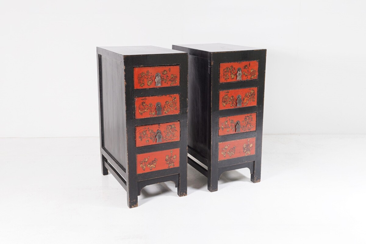 A Pair of Black Lacquered Japanned Chinoiserie Bedside Chest of Drawers | Nightstands