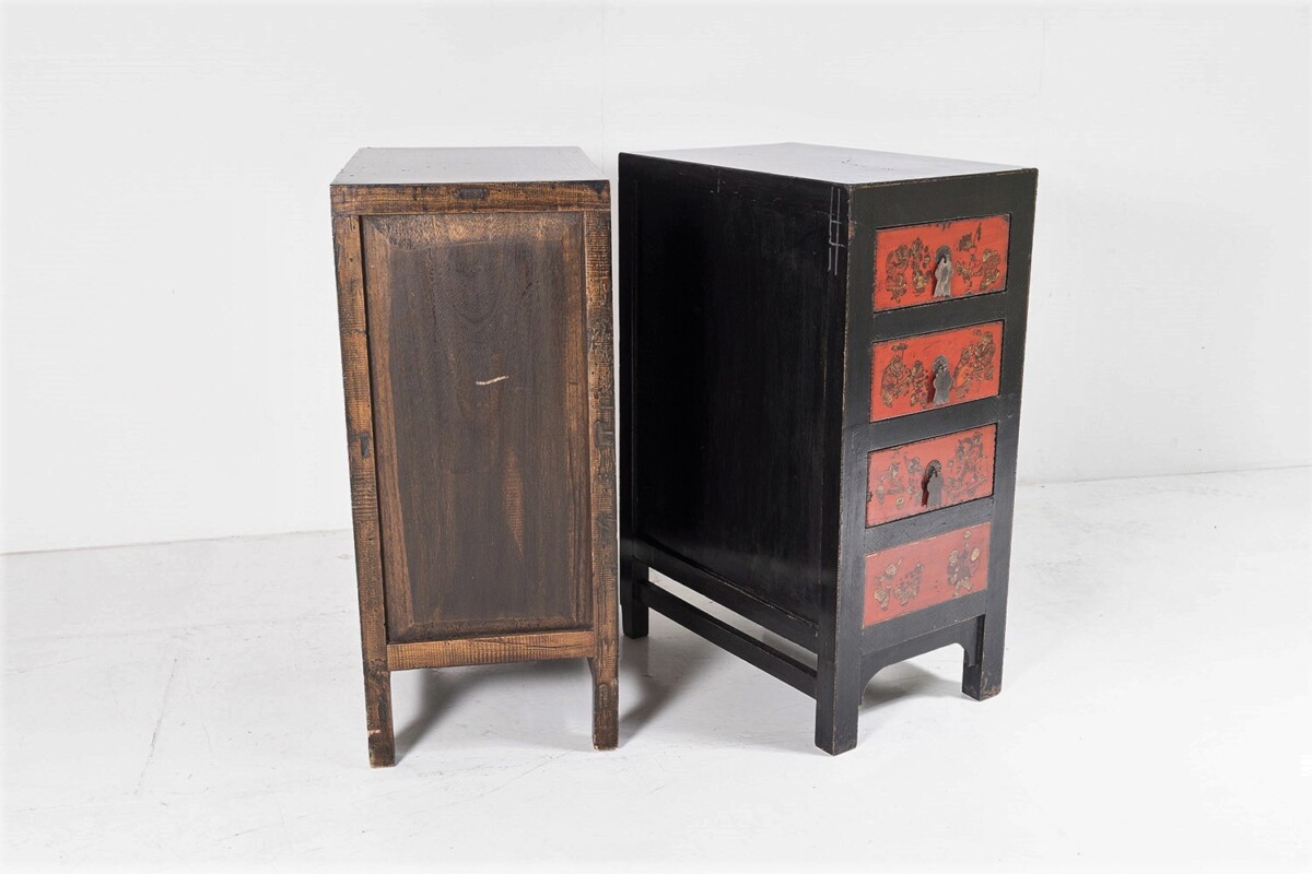 A Pair of Black Lacquered Japanned Chinoiserie Bedside Chest of Drawers | Nightstands - Image 10