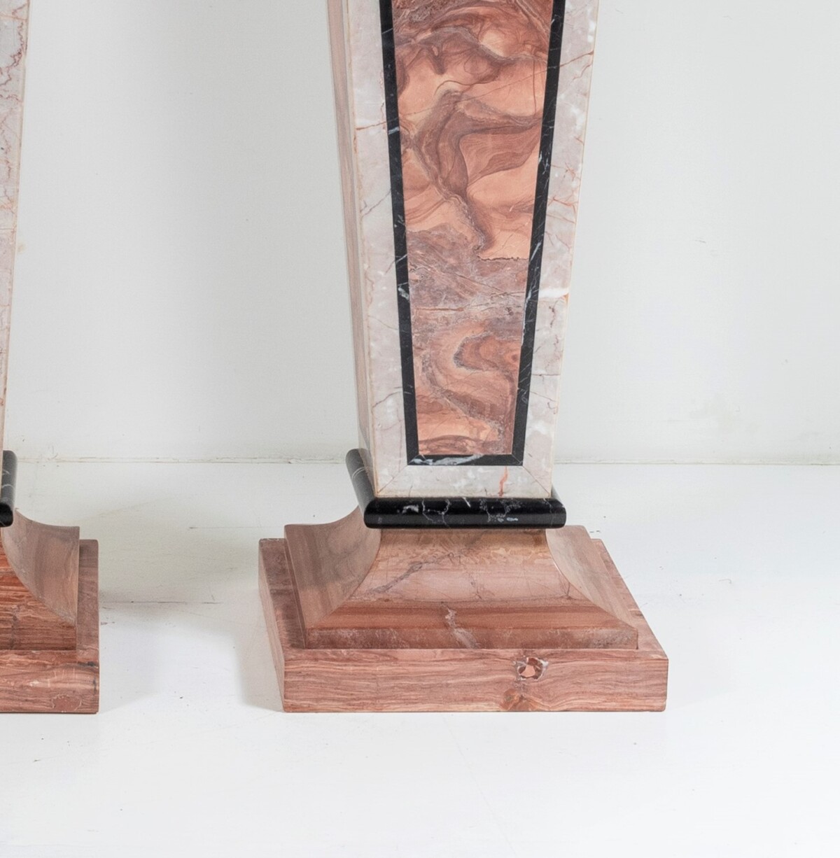 An exquisite Pair of Pink Marble Pedestal Plinths | Early 20th Century French marble - Image 9