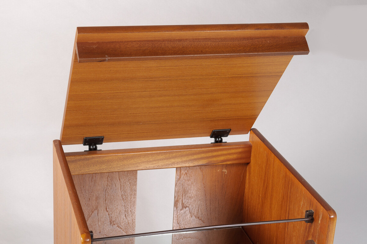 1970s Mid Century Teak HiFi Cabinet Vinyl Record Player Unit by Knoll - Image 4