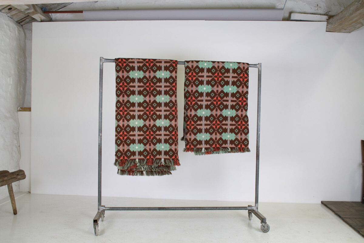 1960s Vintage Pure Welsh Wool Tapestry Blanket in Autumnal Brown and Green - Image 12