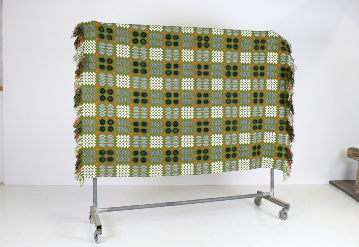 1960s Vintage Pure Welsh Wool Tapestry Blanket - Warm Green and Reds - Image 12