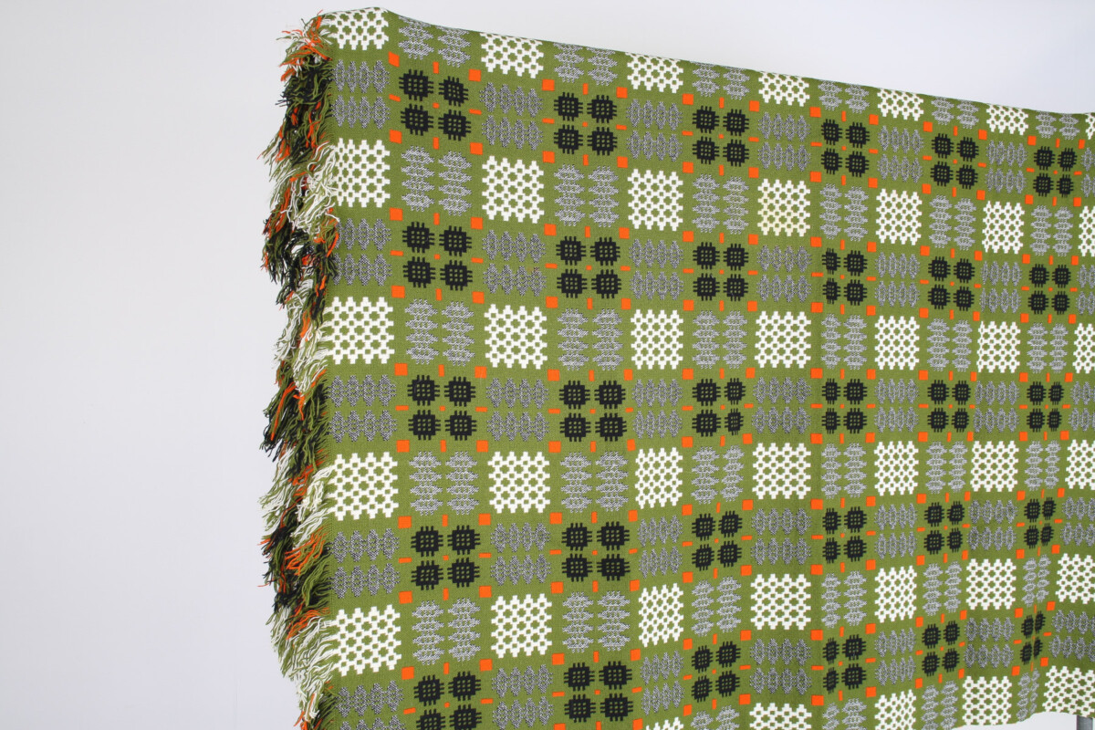 1960s Vintage Pure Welsh Wool Tapestry Blanket - Warm Green and Reds - Image 9