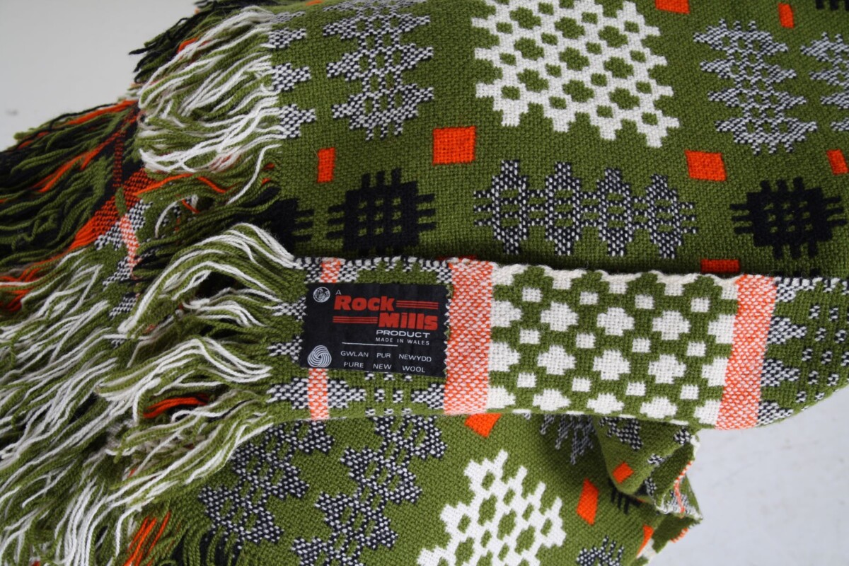 1960s Vintage Pure Welsh Wool Tapestry Blanket - Warm Green and Reds - Image 13