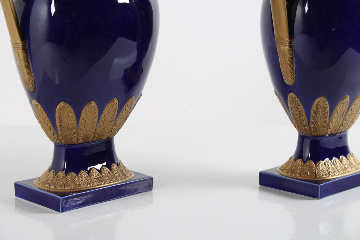 A Pair of Large Vintage 1980s Rococo Regency Vases By Agostinelli Italy for Harrods. - Image 19