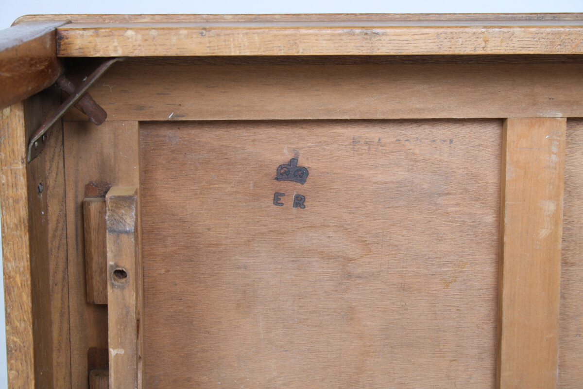 A pair of 1940s British Military MOD Oak Desk Tables – Royal Crest - Image 12